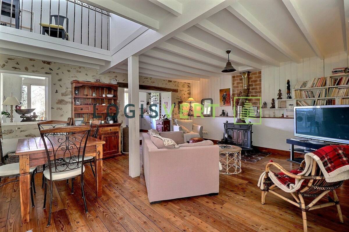 Maison à VILLIERS-LE-BACLE