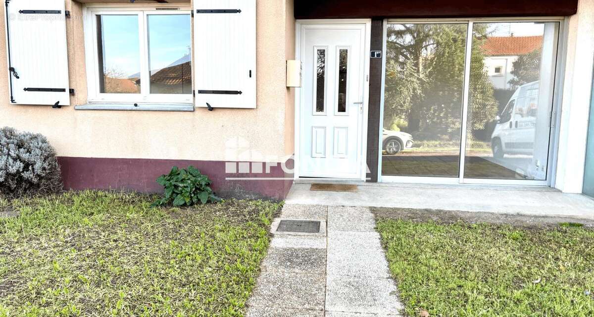 Poitiers faubourg st cyprien -  3 pieces en tres bon etat - photo 2