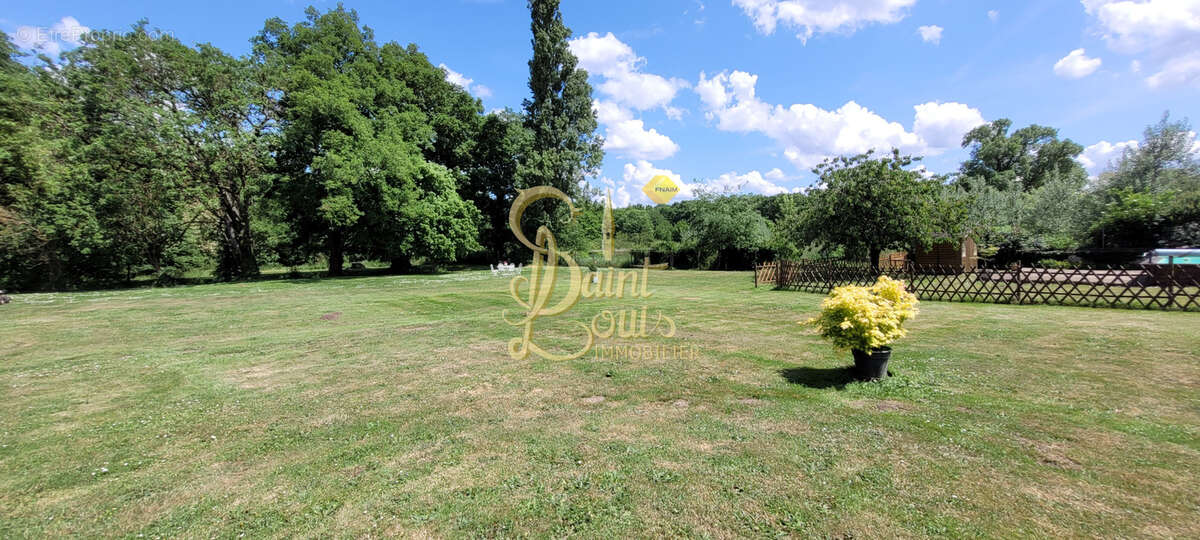 Maison à CHAMPIGNY-SUR-VEUDE