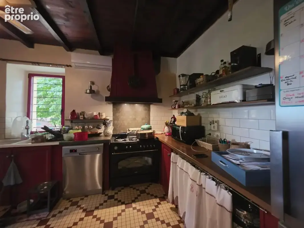 Maison de campagne avec dépendances et terrain proche des commodités - photo 4