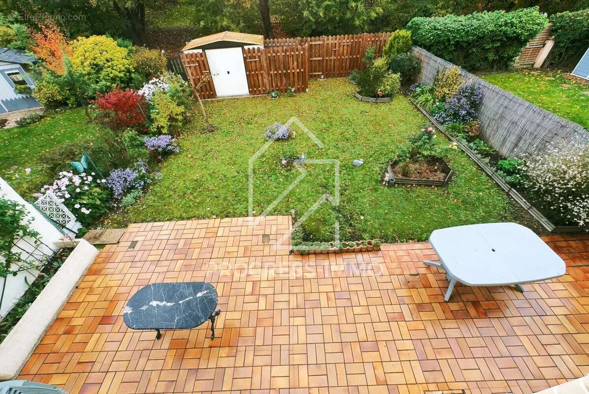 Appartement à COMBS-LA-VILLE