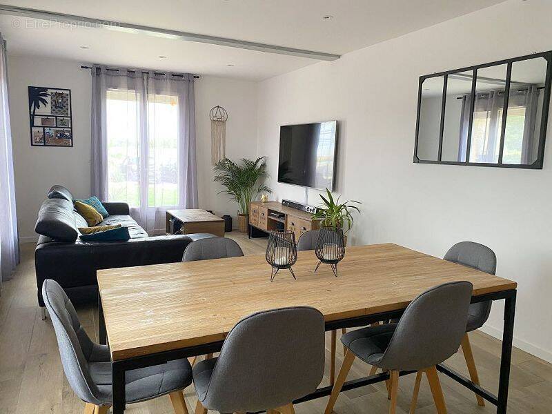 Maison à MONTAIGUT-SUR-SAVE