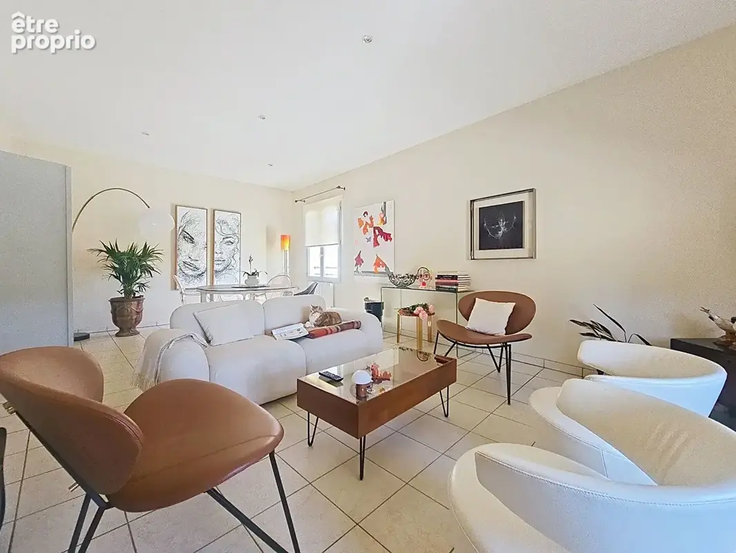 Photo Appartement à Villeneuve-Les-Avignon au prix de 378 000€
