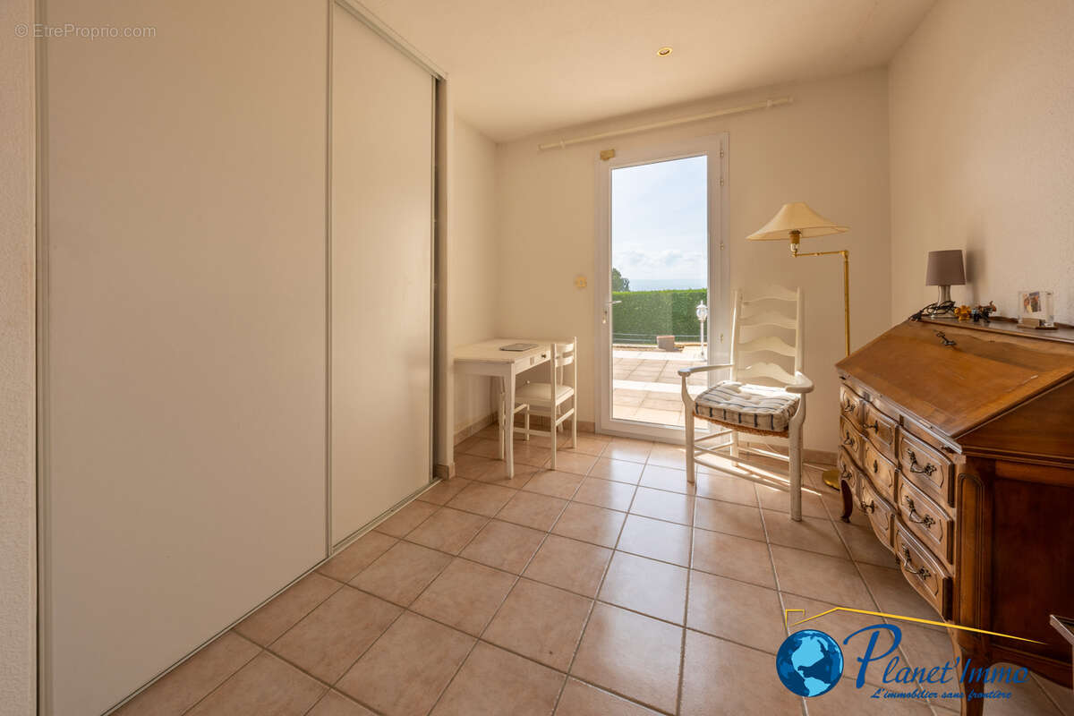 Maison à SAINT-BONNET-LES-OULES