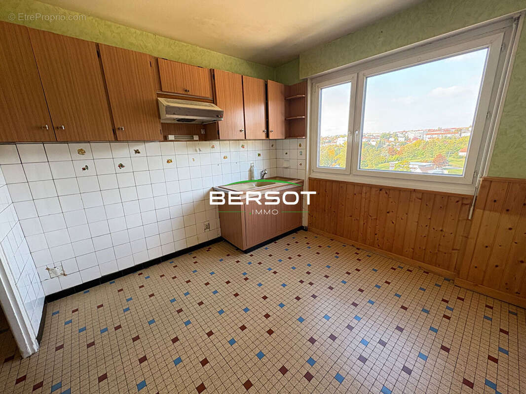 Appartement T5 à rénover avec balcon et garage ? Quartier des Vaites - photo 7