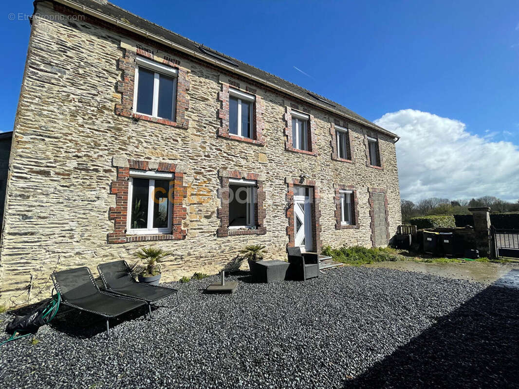 Maison en pierres 7 pièce(s) 153 m2 Montfiquet - photo 3
