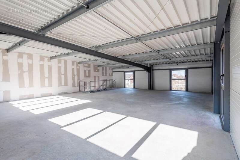 à vendre Artisans : Votre nouvel atelier de 115 m² au pied de l'A40 – Bonneville - photo 4