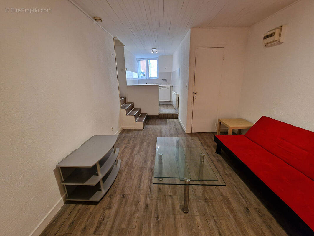Appartement à MONTREAL-LA-CLUSE