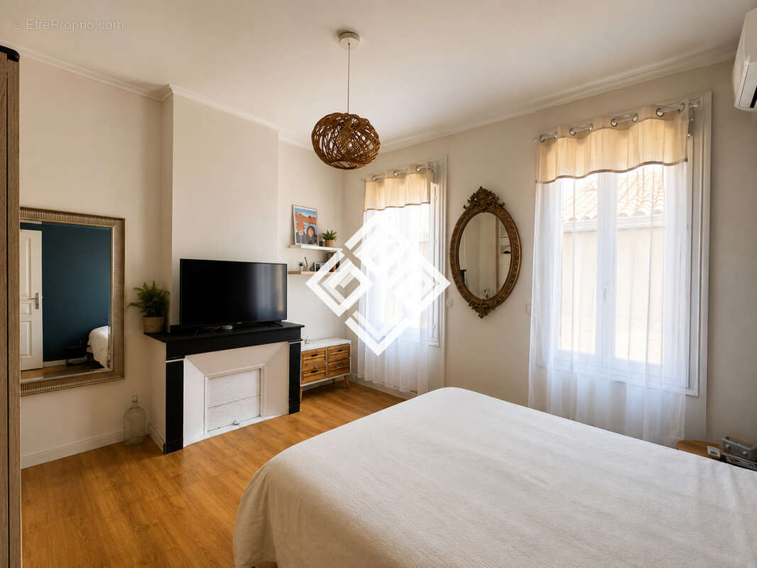Appartement de caractère en centre-ville de Narbonne - photo 3