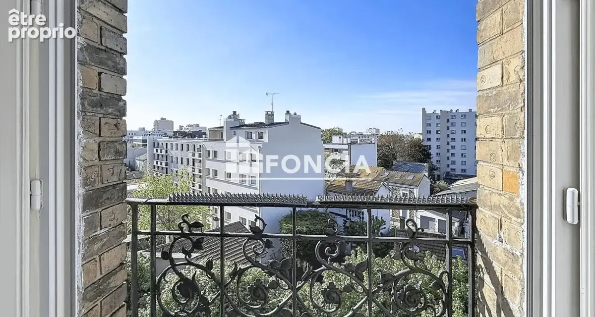 5 pièces familial – 3 chambres – grand double séjour – cachet de l’ancien – entièrement rénové – vue dégagée – métro à 3 min – e - photo 4