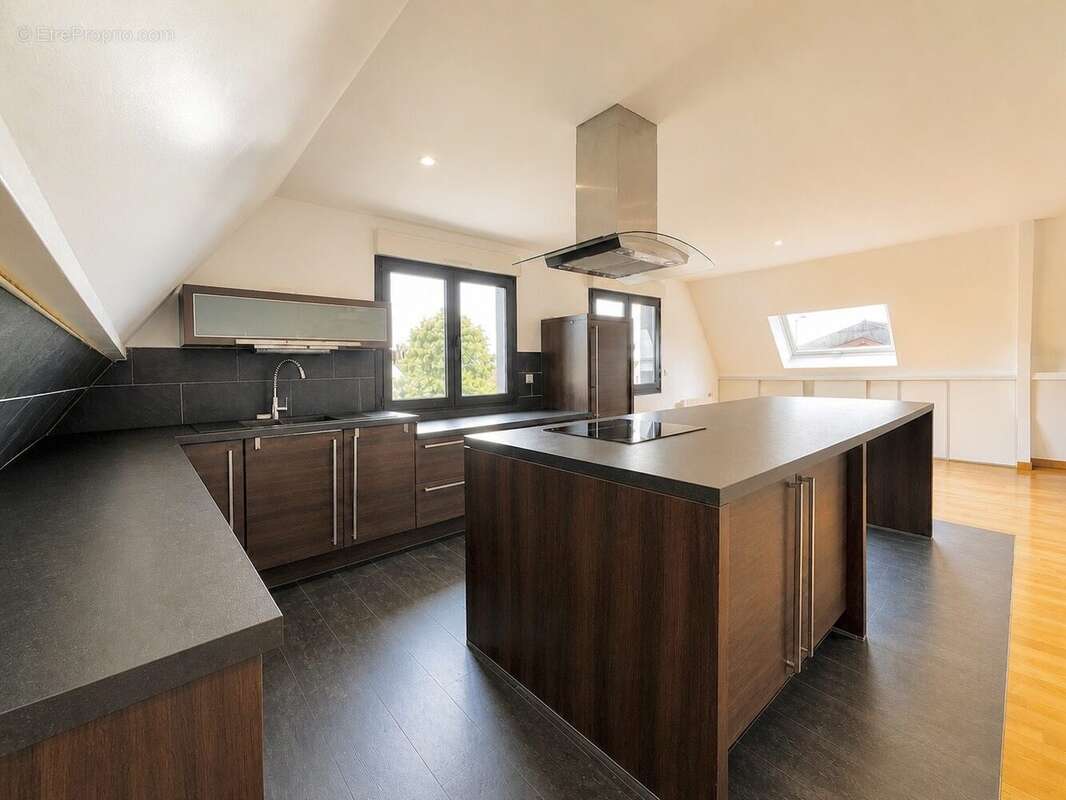 Appartement à SARTROUVILLE
