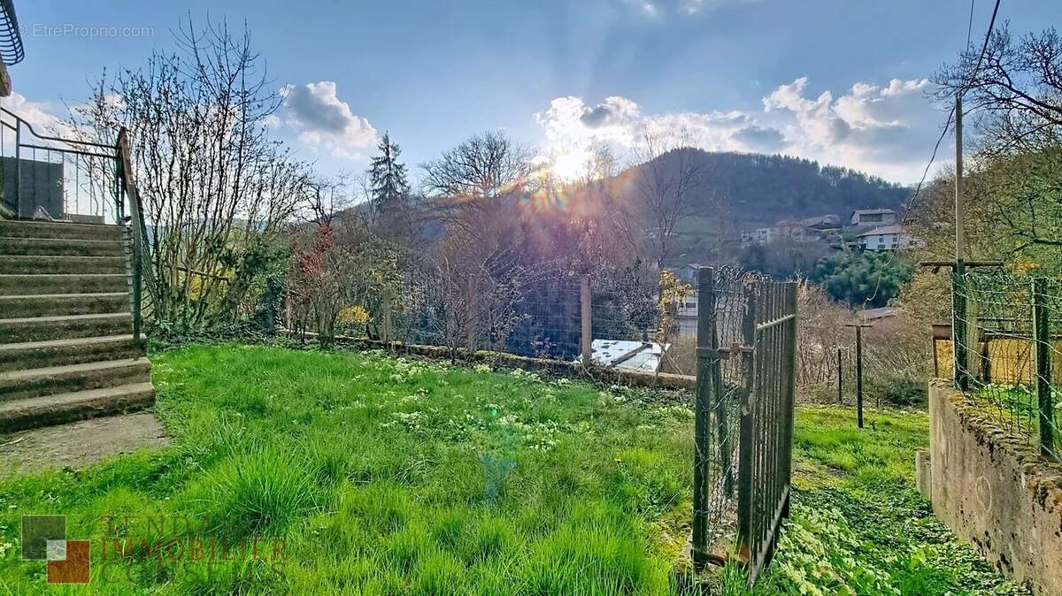 Maison à CHAMBOST-ALLIERES