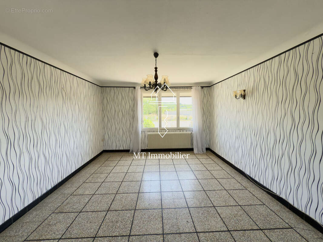 Maison à BEAURAINVILLE