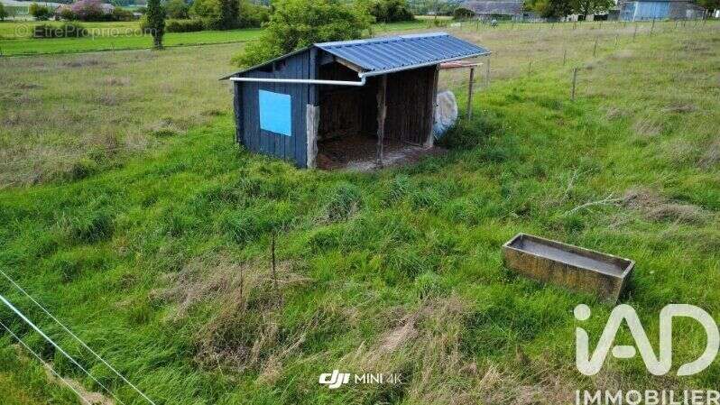 Terrain 7540 m² à Chinon  - photo 2