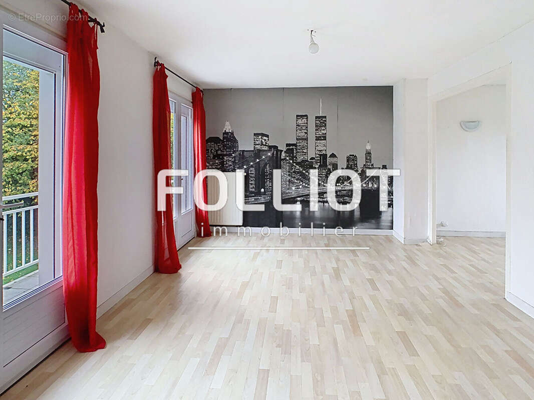 Maison à LE MESNIL-ROUXELIN