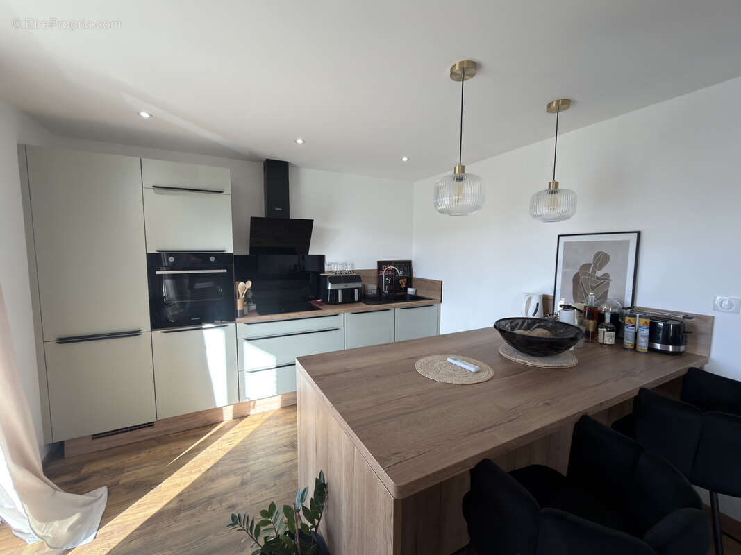 Appartement F3 rénové en centre ville - photo 2