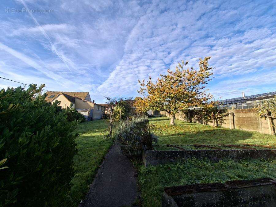 Maison à LA SUZE-SUR-SARTHE