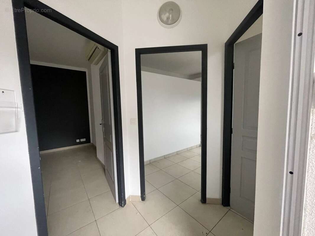A VENDRE  Bureaux + Entrepôt au total   610m2 - photo 14