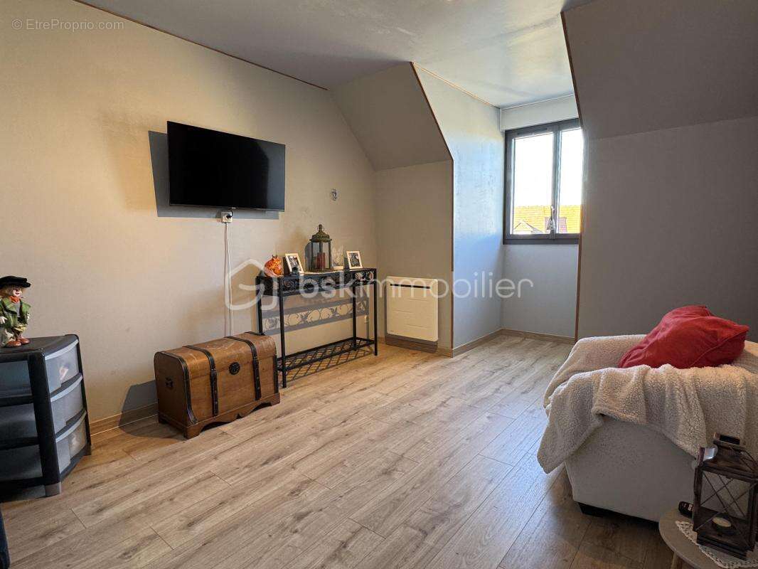 Maison à FONTENAY-LE-VICOMTE