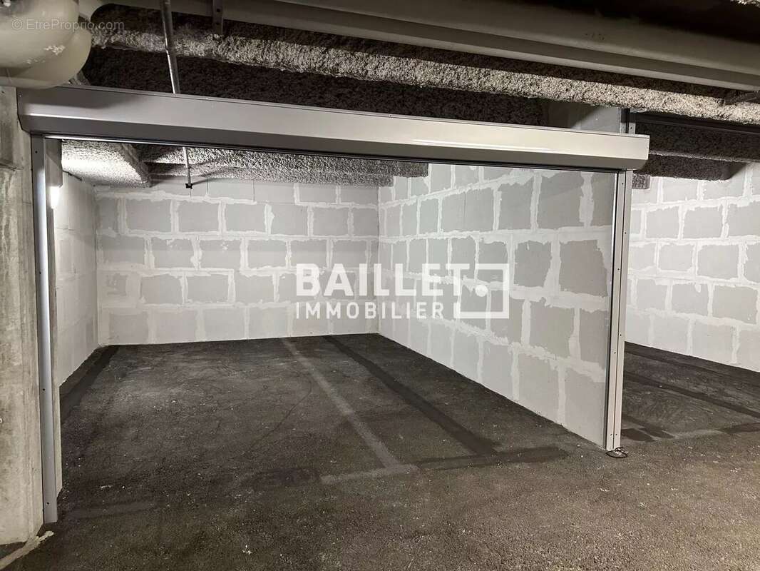 Autre à VILLENEUVE-LOUBET