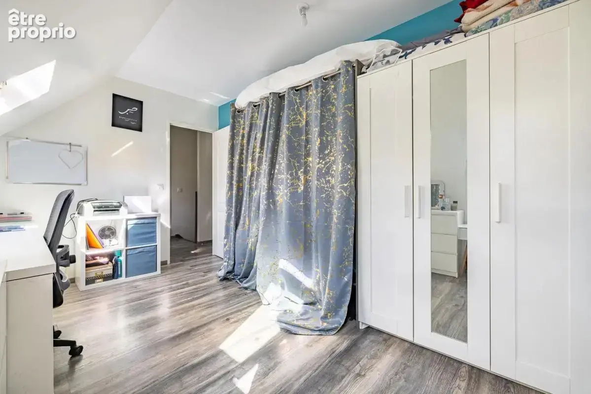 Maison de 6 pièces de 130 m² à Corbeil-Essonnes - photo 9