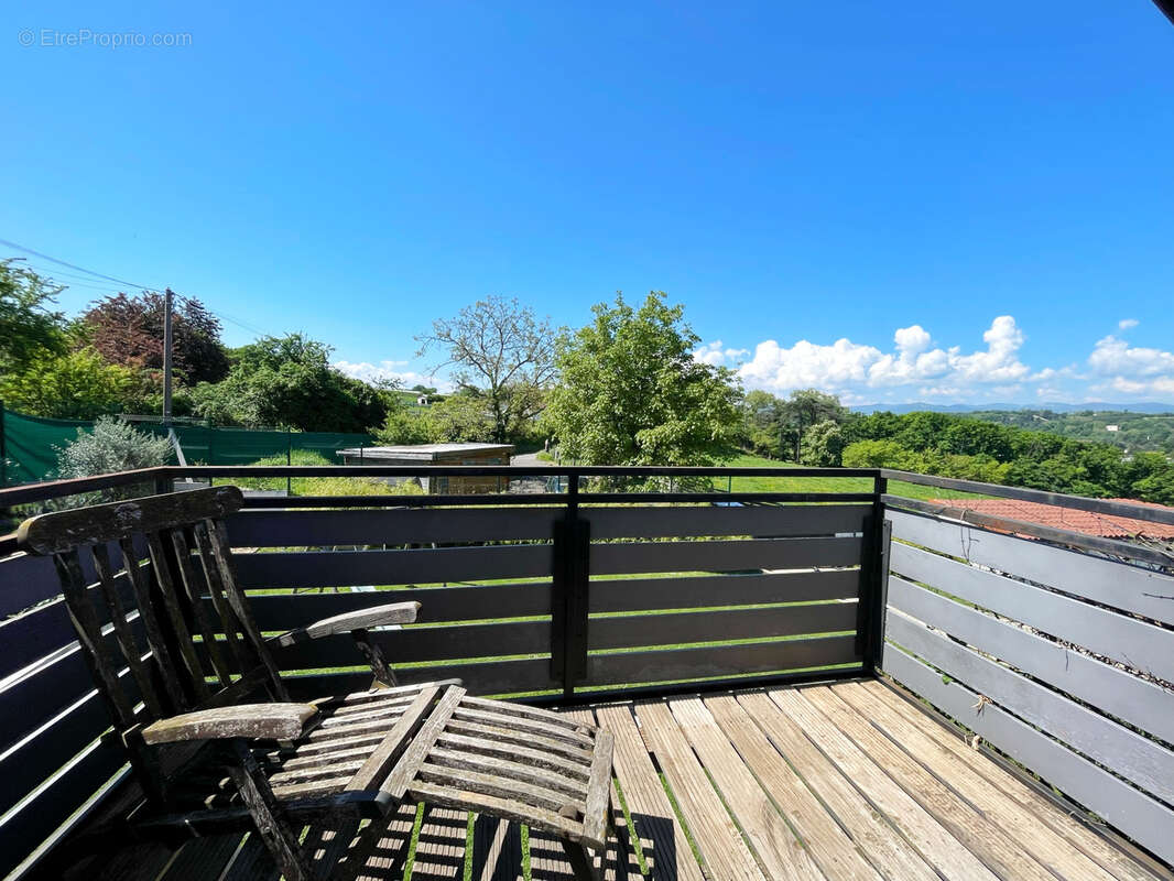 Maison à SAINT-GENIS-LAVAL