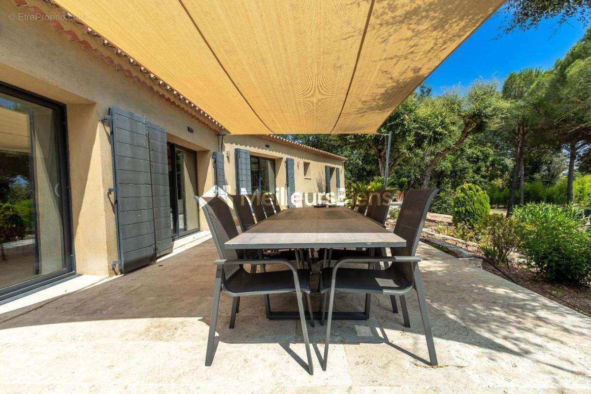 Maison à ROQUEBRUNE-SUR-ARGENS