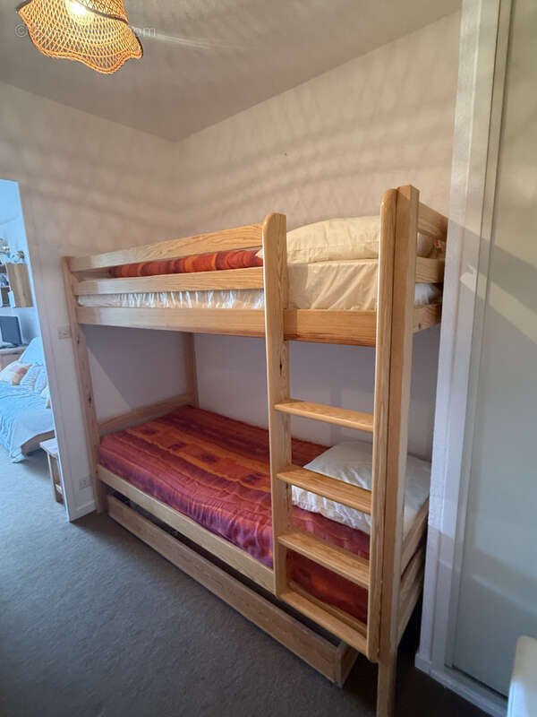 Appartement à ENCHASTRAYES