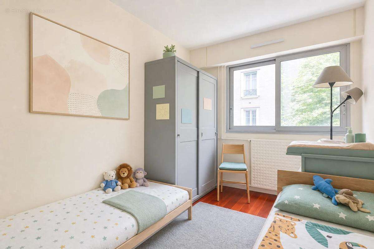 Appartement à PARIS-14E