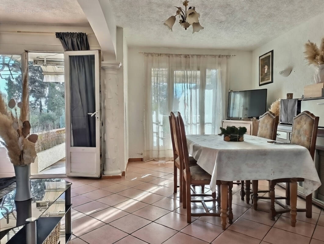 Appartement à BORMES-LES-MIMOSAS