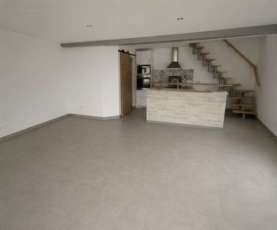 Maison 81 m² à Charnizay  - photo 4