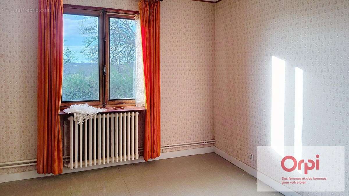 Maison à TERRASSON-LAVILLEDIEU