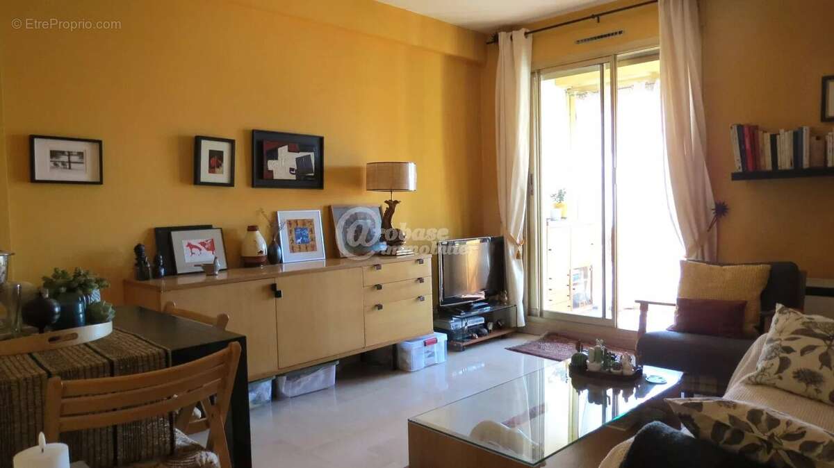 Appartement à MARSEILLE-5E