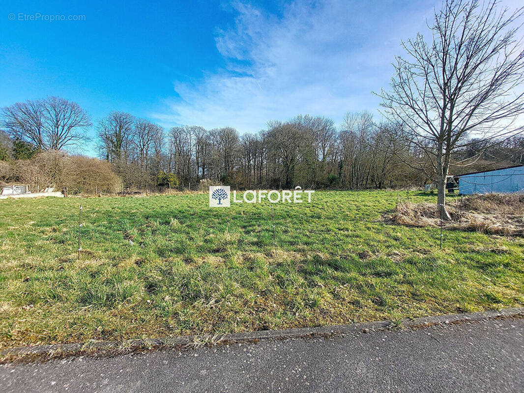 Terrain à SAINT-GOBAIN