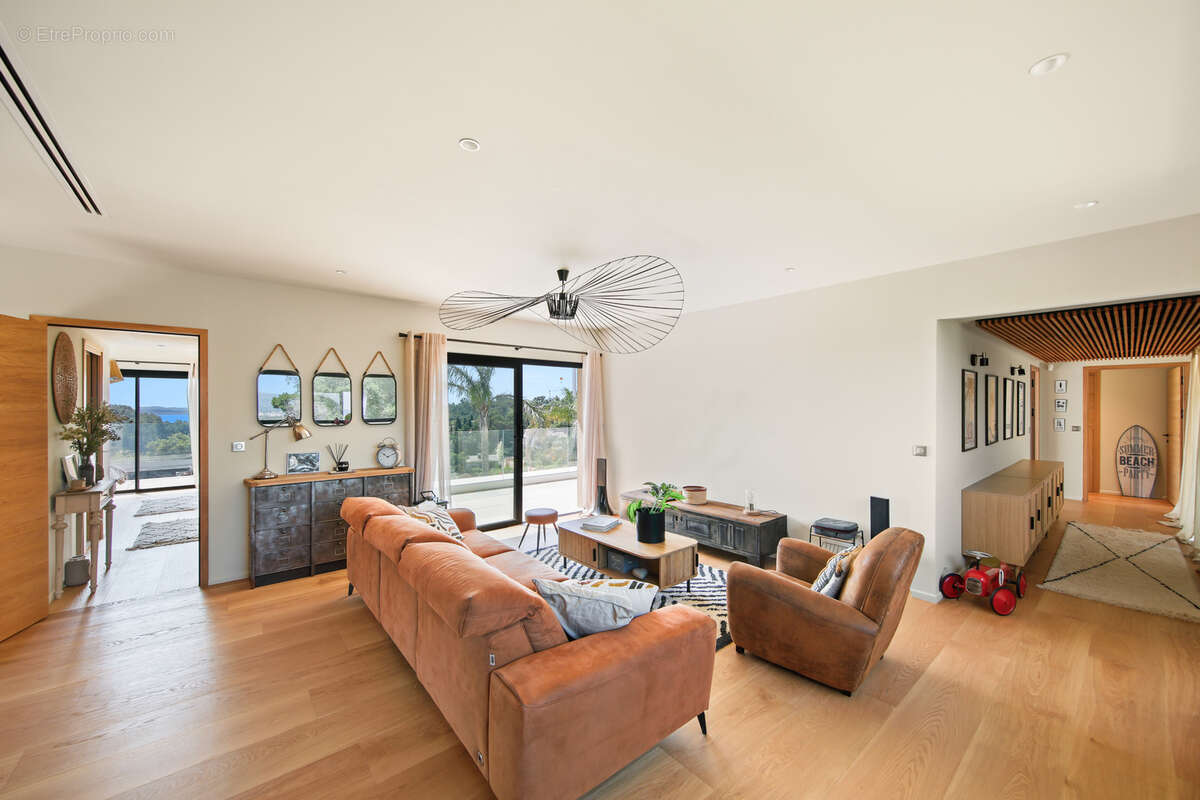 Maison à CARQUEIRANNE