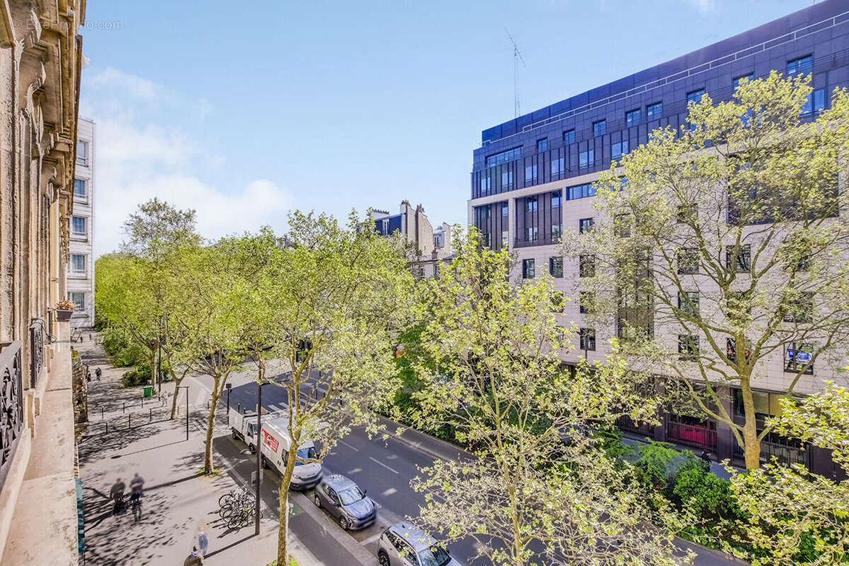 Appartement à PARIS-19E
