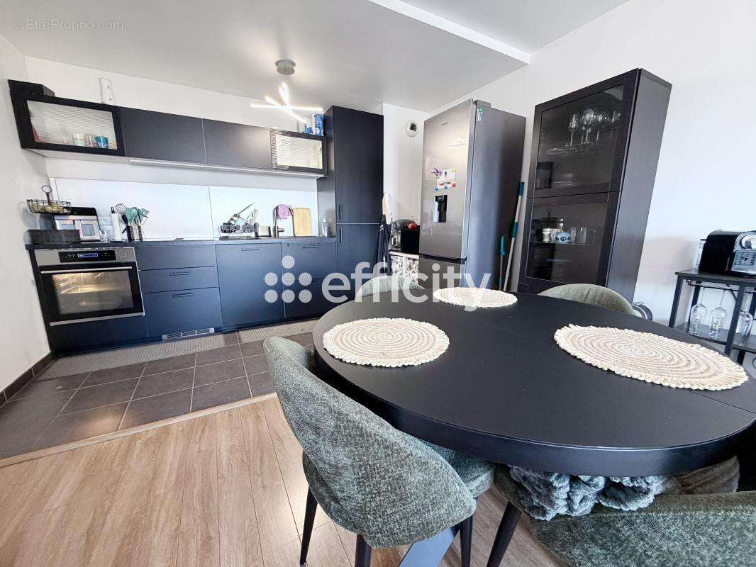 Appartement à CHILLY-MAZARIN