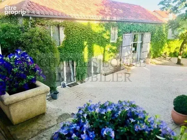 Magnifique propriété de caractère comprenant 2 maisons, piscine et dépendances - photo 5
