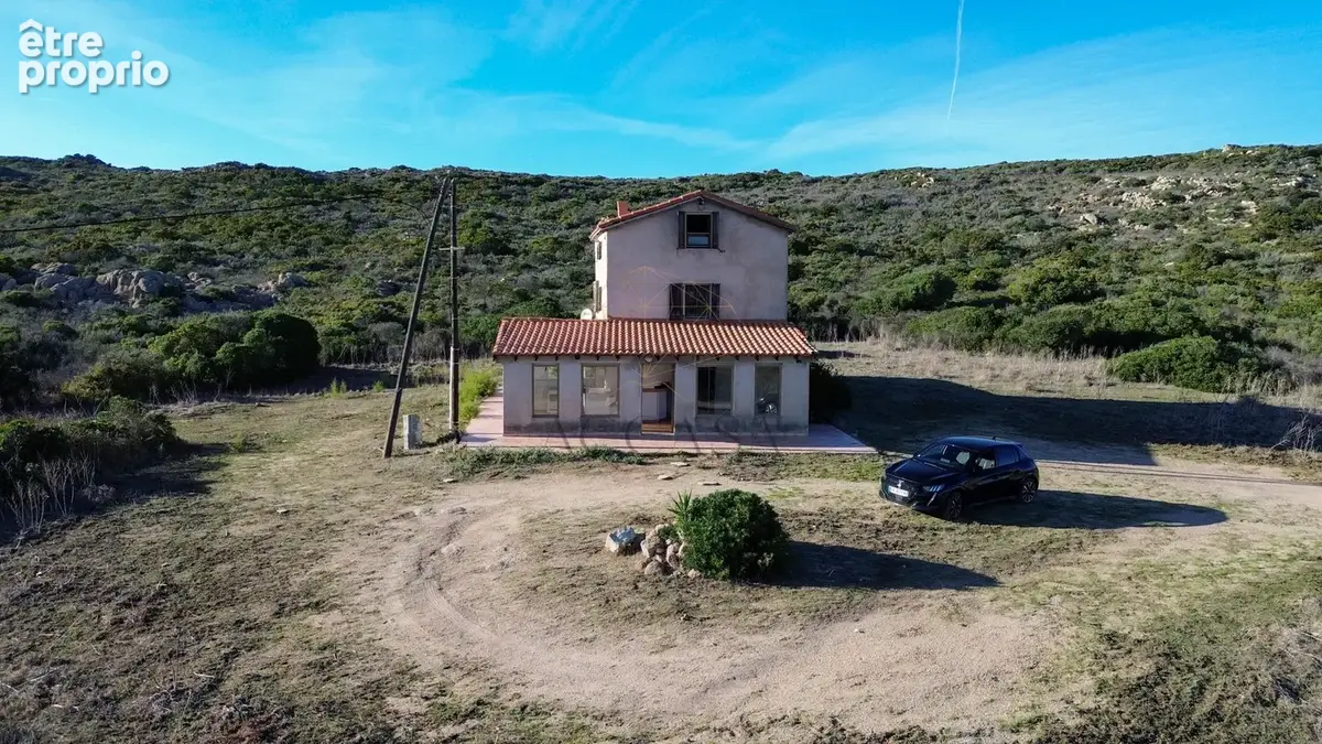 Bonifacio,  propriété à rénover sur près de 5,8 hectares - photo 4