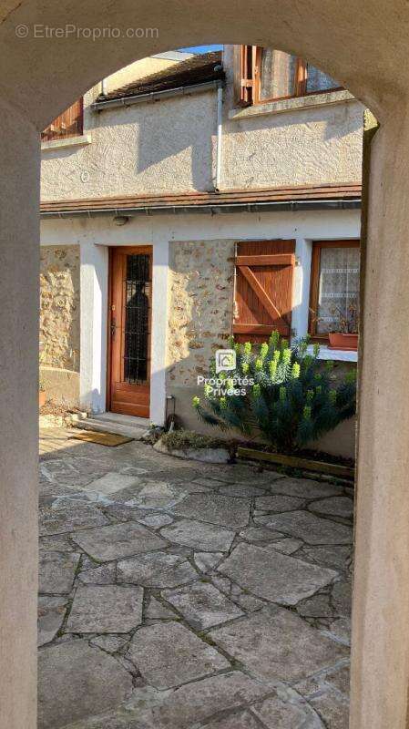 Maison à THOIRY
