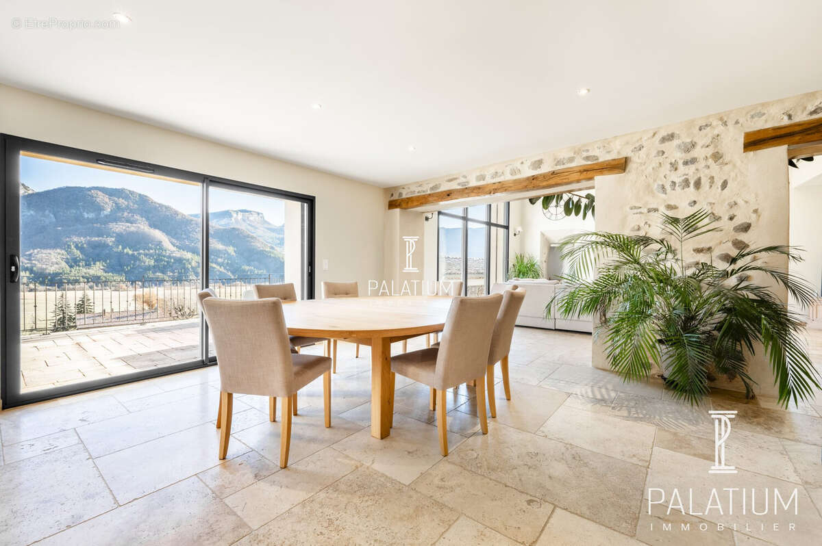 Maison 243 m² à Sisteron  - photo 9