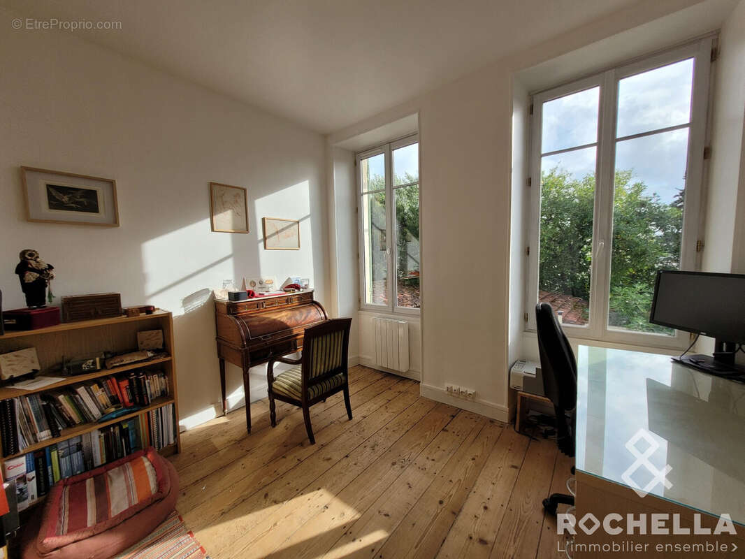 Maison 114 m² à Saint-Jean-D'angely  - photo 3