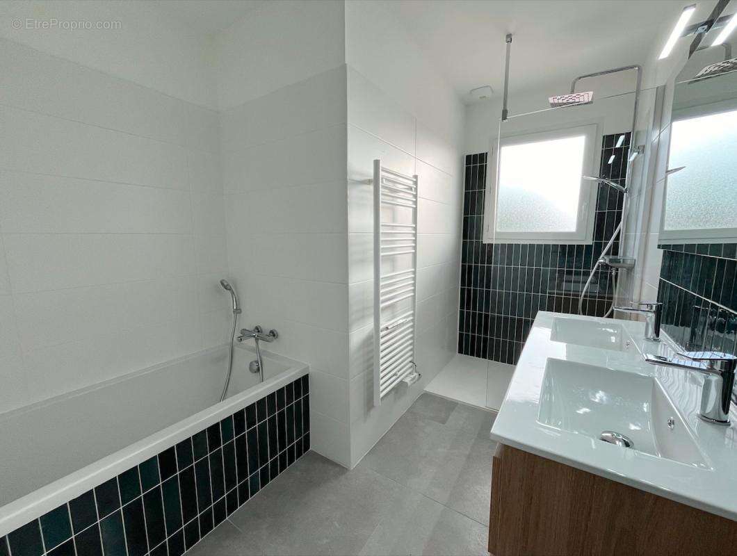 Maison à GRATENTOUR