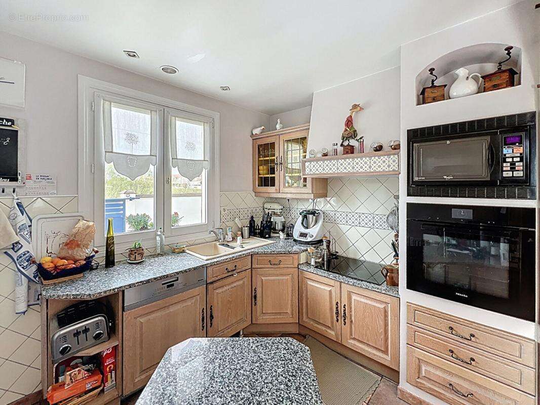 Maison à LE PERRAY-EN-YVELINES