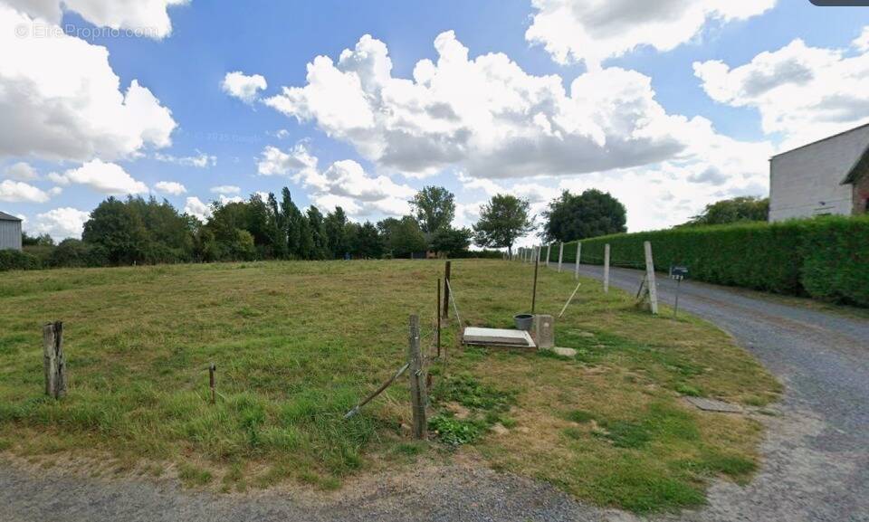 Terrain à CAMPHIN-EN-PEVELE