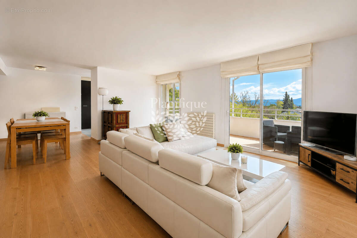Splendide T5 à Divonne-les-Bain, 54 m2 de terrasse - photo 6