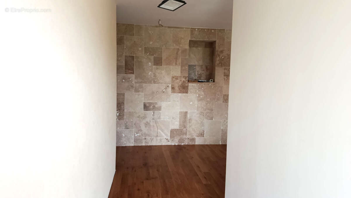 Maison et dépendance à Laruscade - photo 3