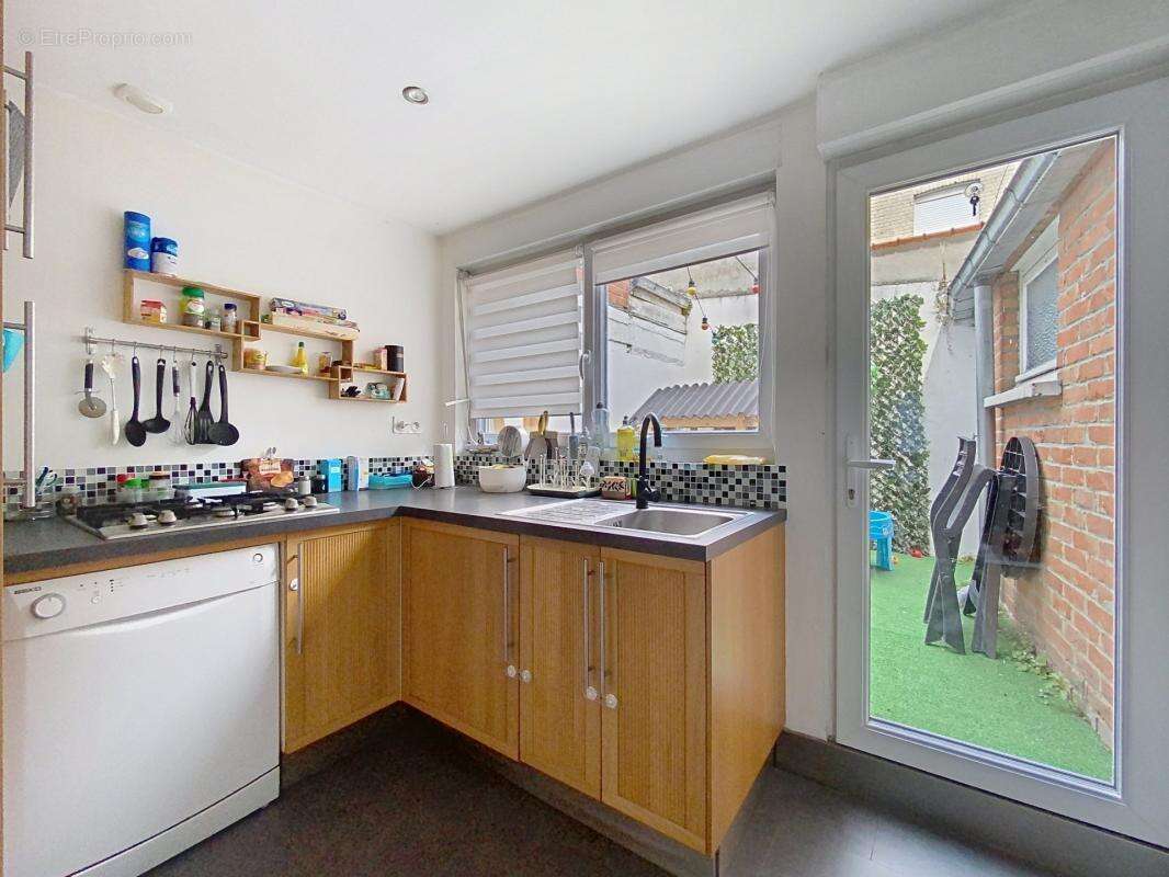 Maison 3 chambres et cour - photo 4