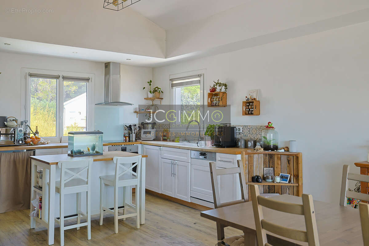 Haut de villa en duplex + jardin - photo 11