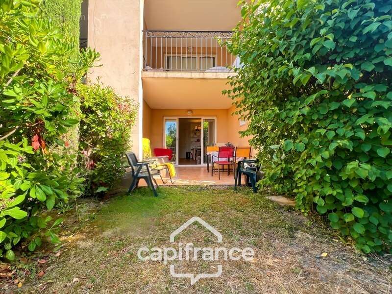 appartement REZ de JARDIN,résidence du lac, 31 m2, chambre ouverte, grande salle de douche, rangements, cave collective - photo 2